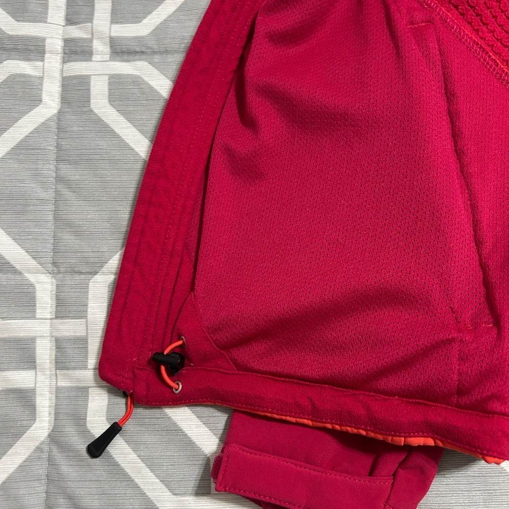 North Face soft shell (lightweight) medium jacket - image 8